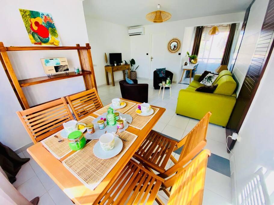 Appartamento Le Hamo - Tropical : T2 piscine proche plage Sainte-Anne Esterno foto